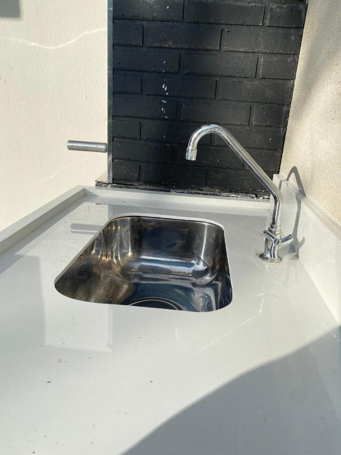 Apartamento Ate 10 Pessoas Na Enseada Guaruja Em Condominio Clube Praia Piscinas Salao Jogos Quadra Futebol Campo Parquinho Brinquedos Wi-Fi Home Office 외부 사진